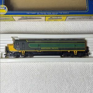 AHM 1246 Northern Pacific FP-45 Diesel Locomotive (New)